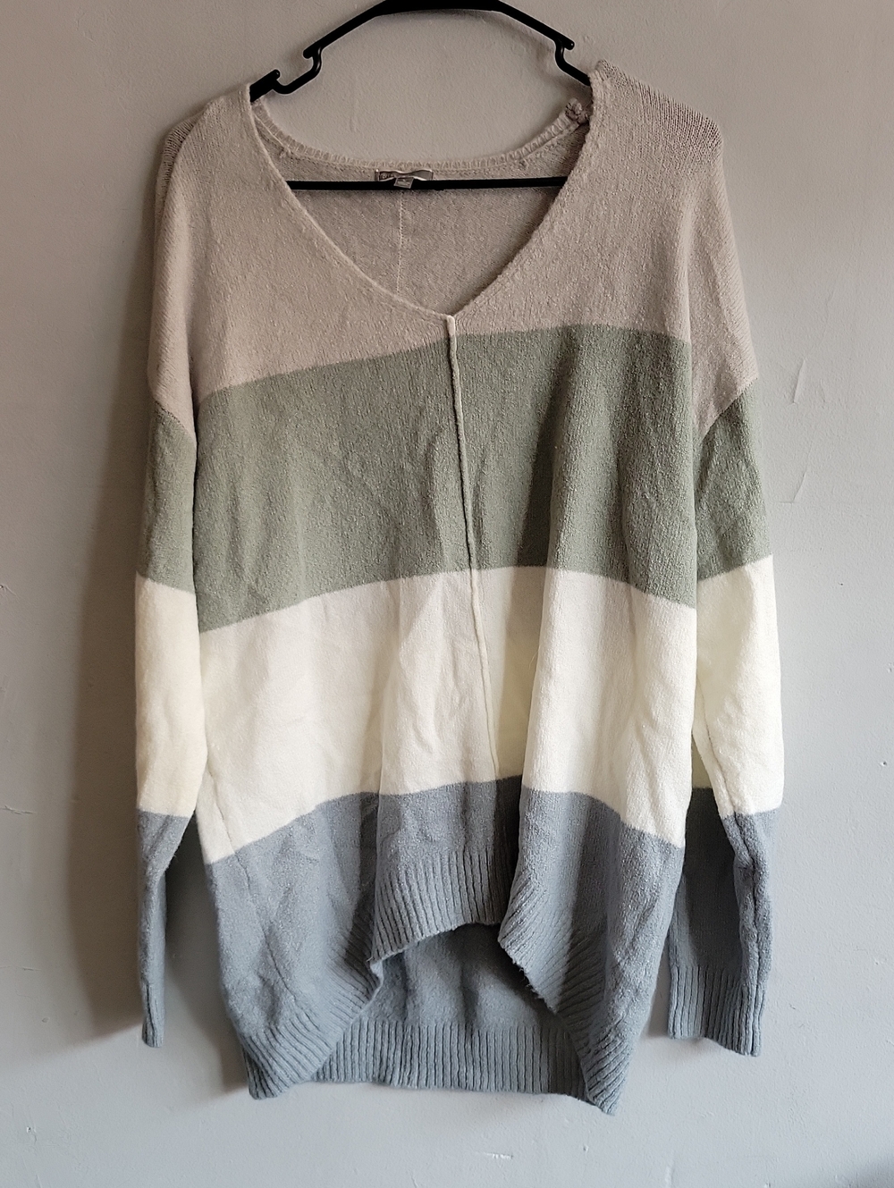 Women's large v-neck plush sweater sage cream gray wide striped